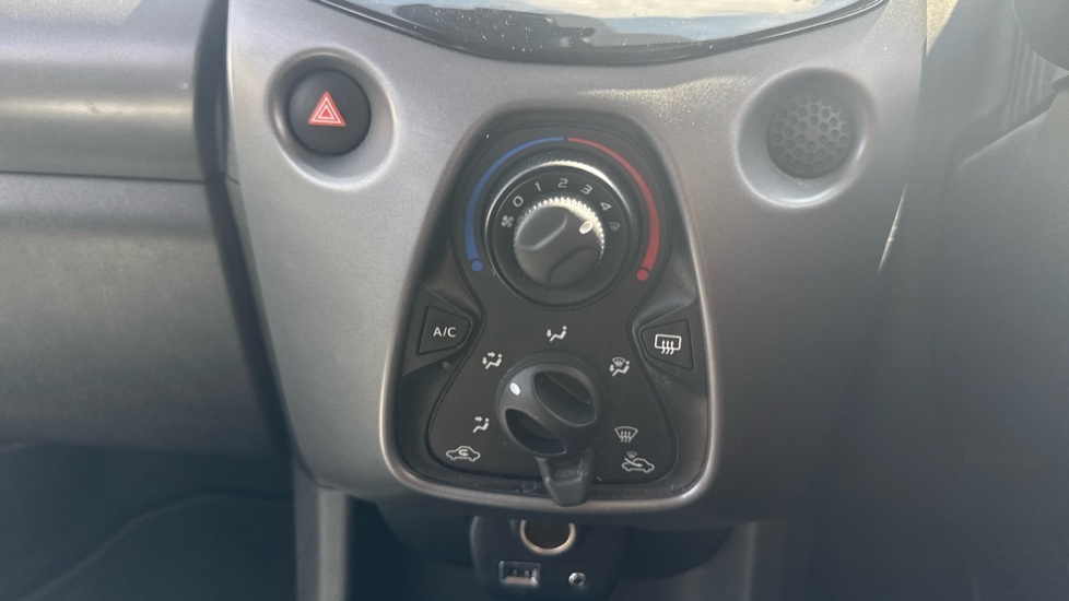 Toyota Aygo 1.0 Vvt-i X-trend 5-Dr Grey #18
