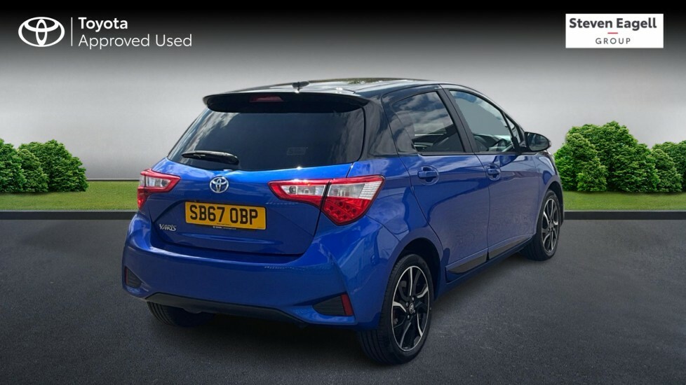 Toyota Yaris 1.5 Vvt-i Blue Bi-tone Euro 6 Blue #2