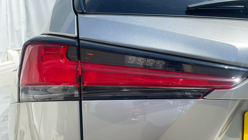 Lexus NX 300H 2.5 Takumi Cvt Pan Roof Red #22