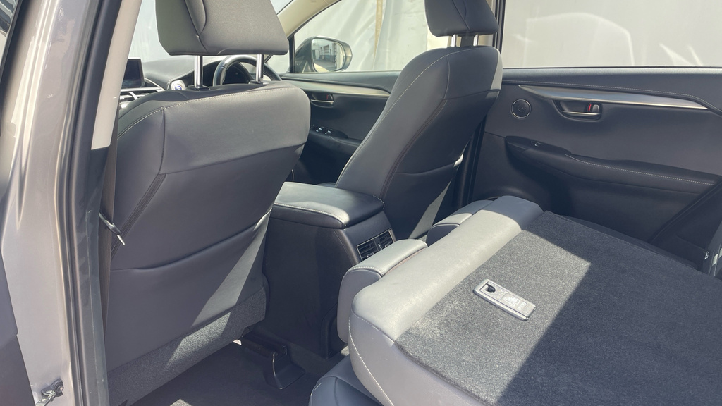 Lexus NX 300H 2.5 Takumi Cvt Pan Roof Red #19