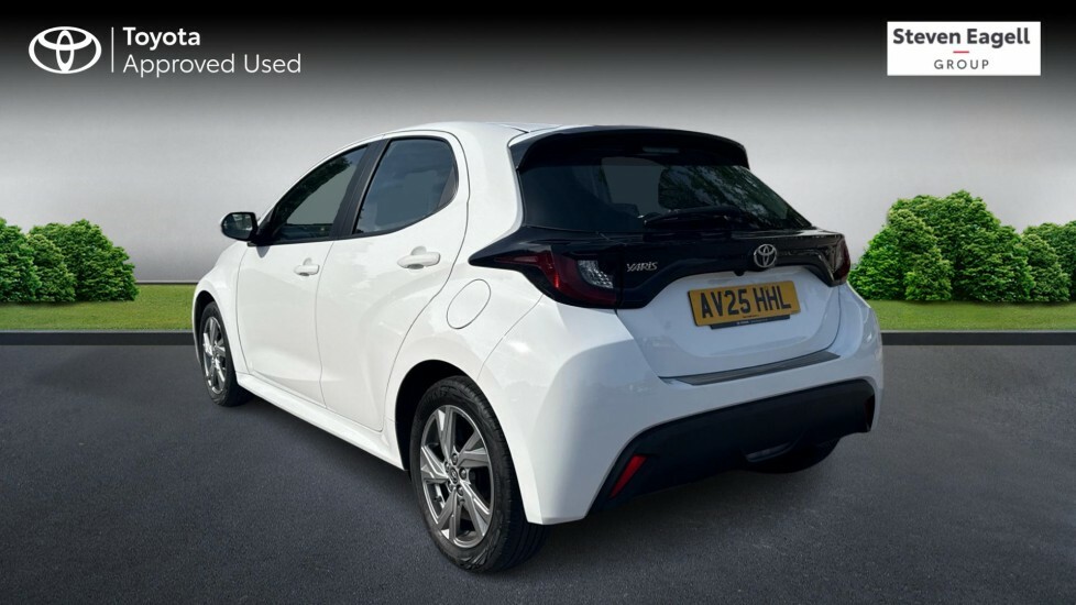 Toyota Yaris 1.5 Vvt-h Icon E-cvt Euro 6 Ss White #4