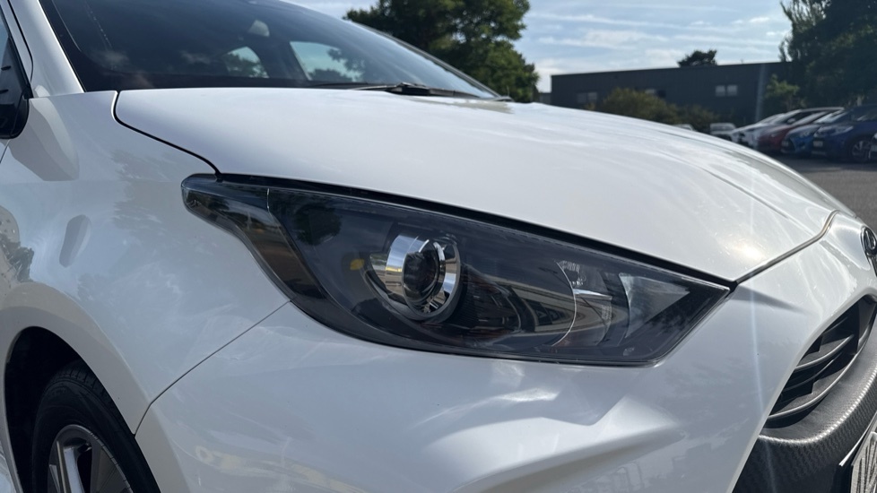 Toyota Yaris 1.5 Vvt-h Design E-cvt Euro 6 Ss White #20