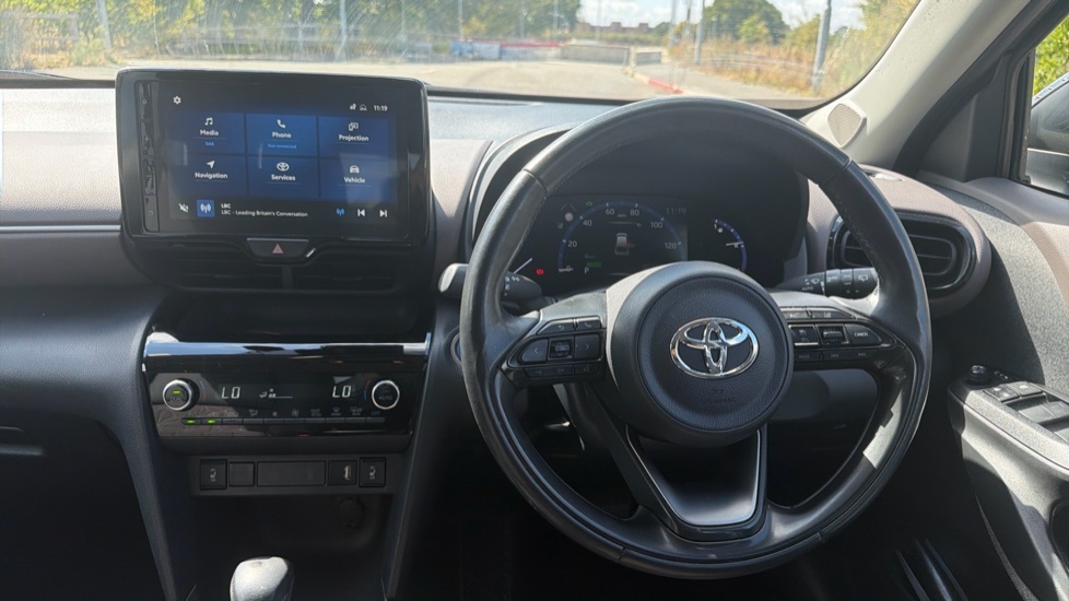 Toyota Yaris Cross Design White #7