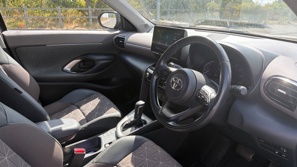 Toyota Yaris Cross Design White #12