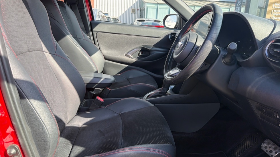Toyota Yaris Cross 1.5 Vvt-h Gr Sport E-cvt Euro 6 Ss Red #5