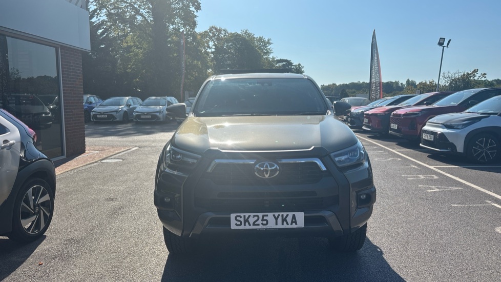 Toyota HILUX Invincible X Dcab Pick Up 2.8 D 48V White #22