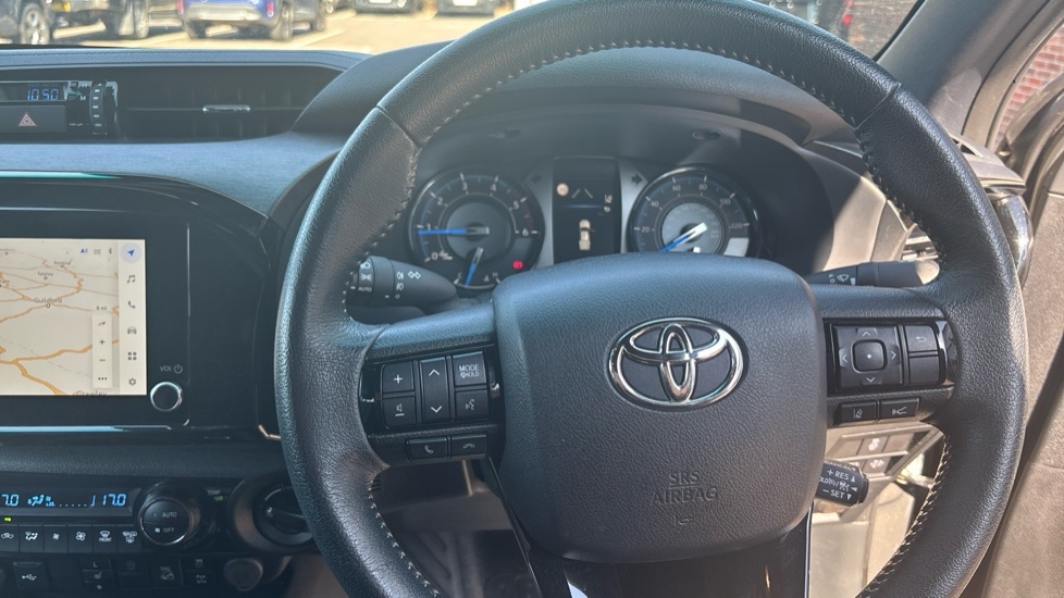 Toyota HILUX Invincible X Dcab Pick Up 2.8 D 48V White #10