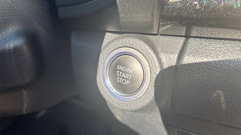 Toyota HILUX Invincible X Dcab Pick Up 2.8 D 48V White #16