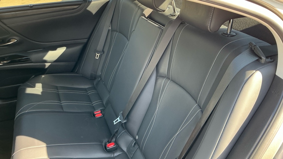 Lexus ES 2.5 300H Takumi Saloon Hybrid E-cvt Eur  #19