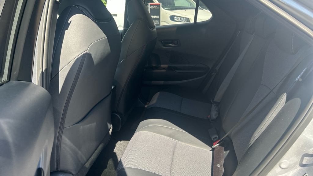 Toyota C-Hr 1.8 Hybrid Design Cvt Red #15