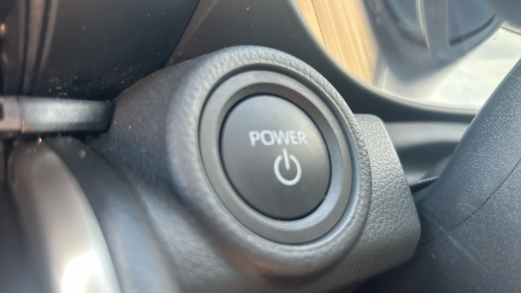Toyota C-Hr 1.8 Hybrid Design Cvt Red #16