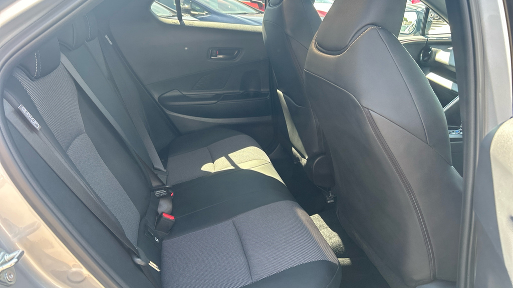 Toyota C-Hr 1.8 Hybrid Design Cvt Red #8