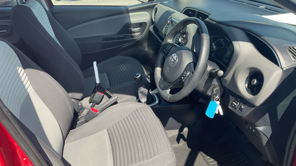 Toyota Yaris 1.5 Vvt-i Icon Tech Euro 6 Grey #12