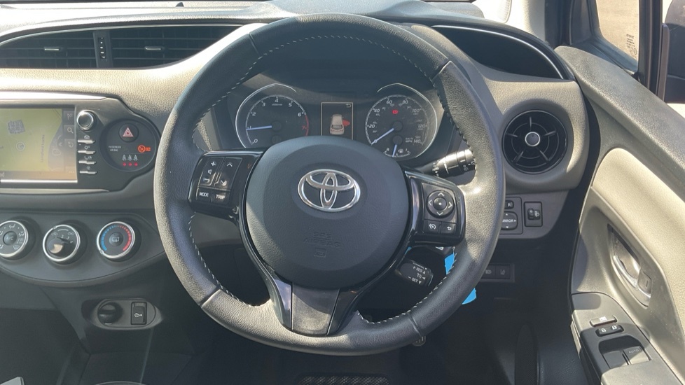 Toyota Yaris 1.5 Vvt-i Icon Tech Euro 6 Grey #7