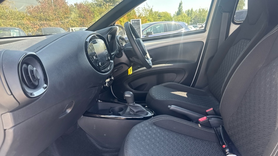 Toyota Aygo X 1.0 Vvt-i Edge Hatchback X-shift Euro 6 White #5