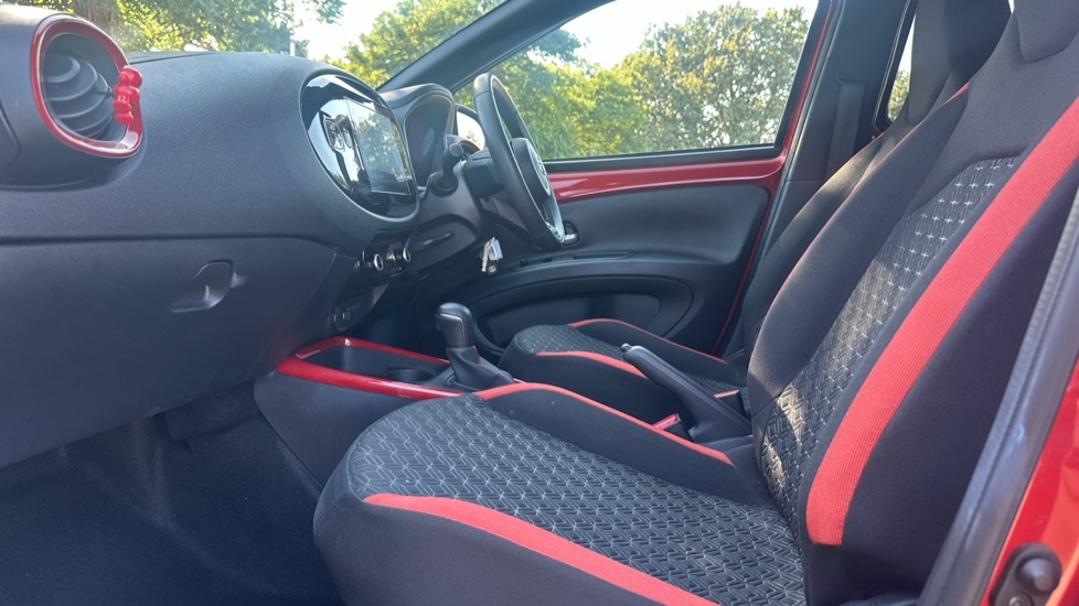 Toyota Aygo X 1.0 Vvt-i Edge X-shift Euro 6 Ss Red #5