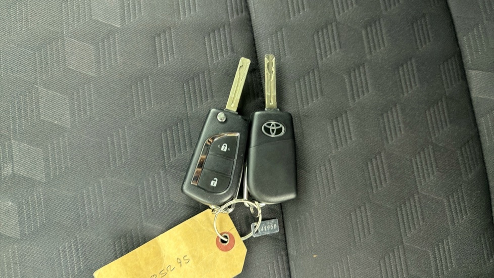 Toyota Yaris Yaris 1.5 Hybrid Icon Cvt White #27