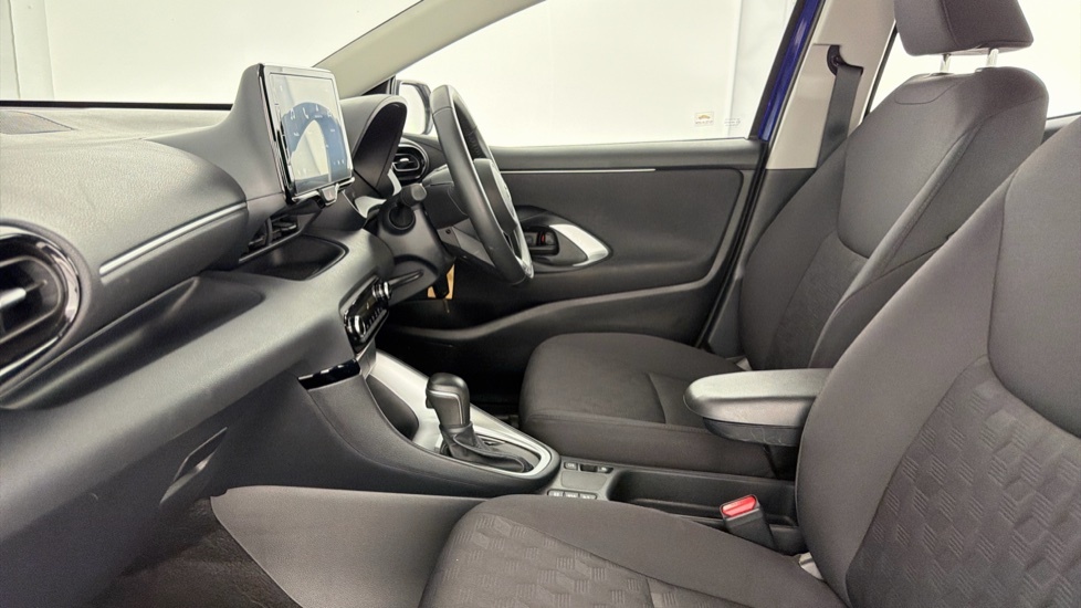 Toyota Yaris Yaris 1.5 Hybrid Icon Cvt White #5