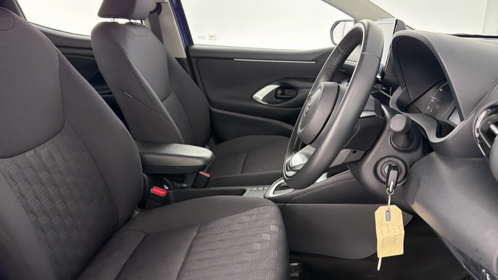 Toyota Yaris Yaris 1.5 Hybrid Icon Cvt White #12