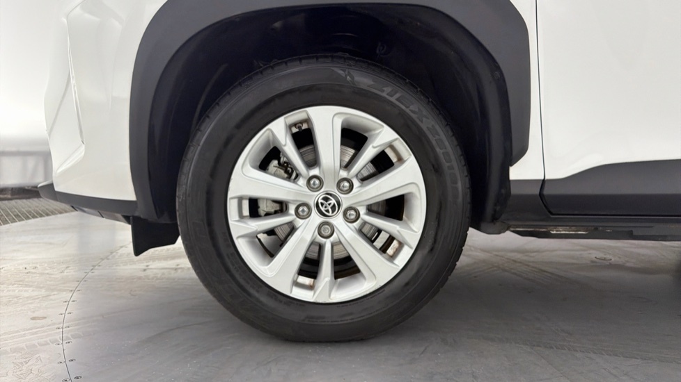 Toyota Yaris Cross 1.5 Hybrid Excel Awd Silver #25