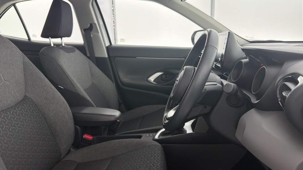Toyota Yaris Cross 1.5 Hybrid Excel Awd Silver #12