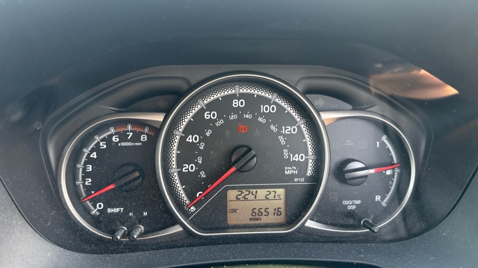 Toyota Yaris 1.33 Dual Vvt-i Design Euro 6 Grey #11