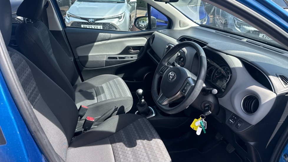 Toyota Yaris 1.33 Dual Vvt-i Design Euro 6 Grey #12