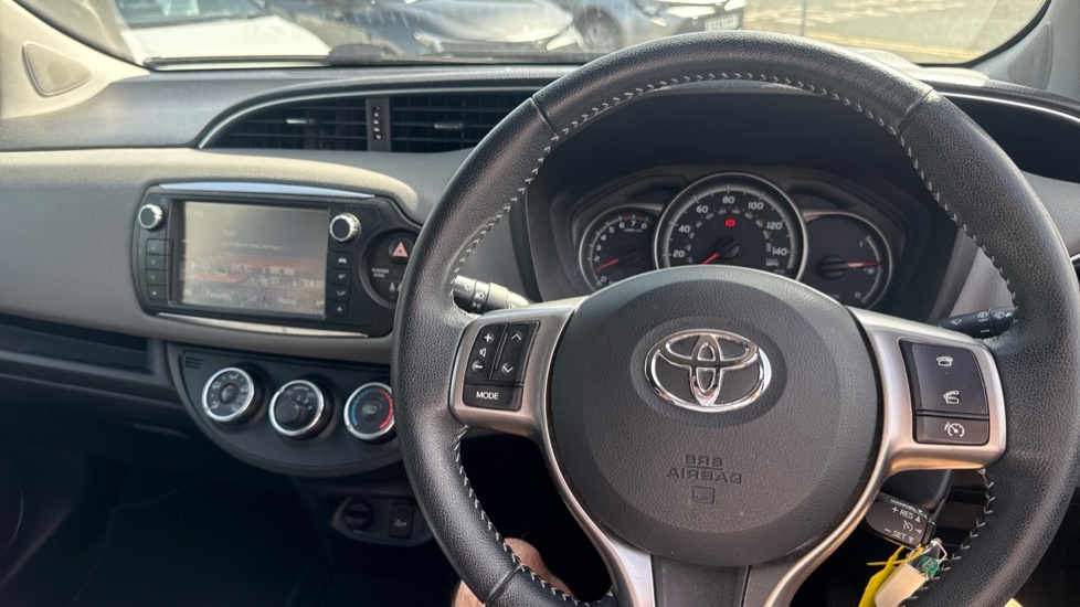 Toyota Yaris 1.33 Dual Vvt-i Design Euro 6 Grey #10