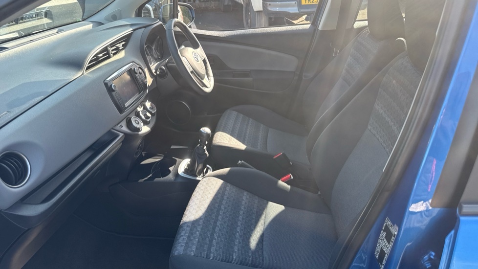 Toyota Yaris 1.33 Dual Vvt-i Design Euro 6 White #5