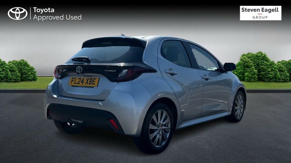 Toyota Yaris 1.5 Vvt-h Icon E-cvt Euro 6 Ss Silver #2