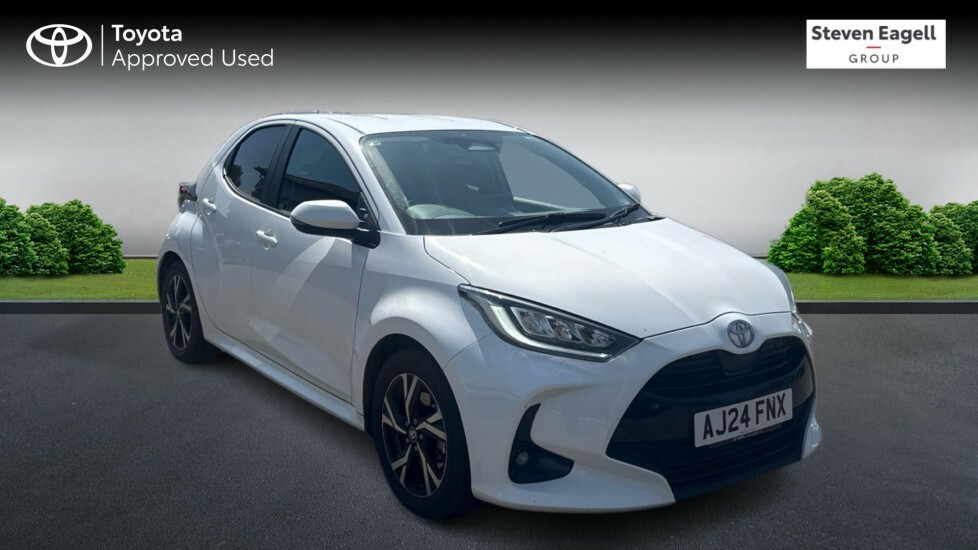 Toyota Yaris 1.5 Vvt-h Design Hatchback Hybrid E-cvt White