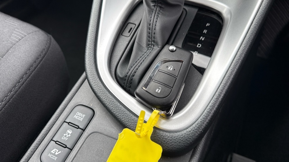Toyota Yaris 1.5 Hybrid 130 Gr Sport Cvt #28
