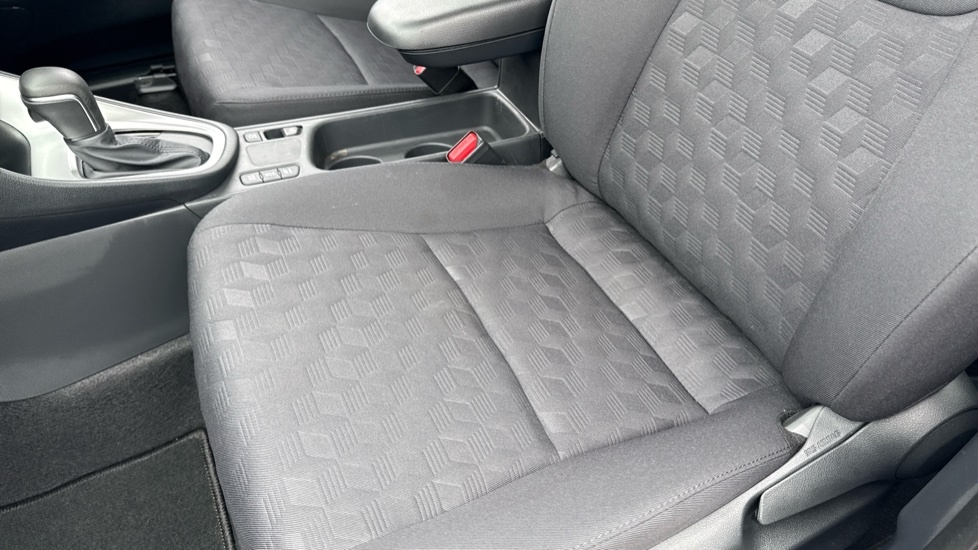 Toyota Yaris 1.5 Hybrid 130 Gr Sport Cvt #17