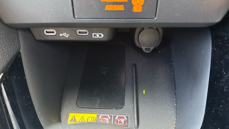 Toyota Yaris 1.5 Hybrid Design Cvt Black #27
