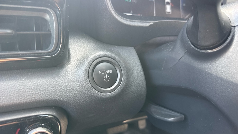 Toyota Yaris 1.5 Hybrid Design Cvt Black #16