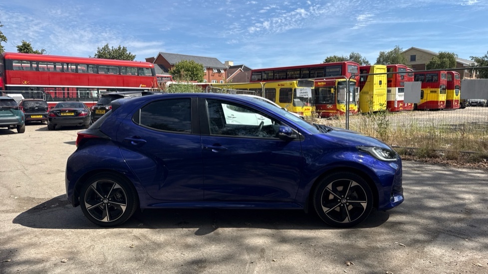 Toyota Yaris 1.5 Hybrid Design Cvt Black #23