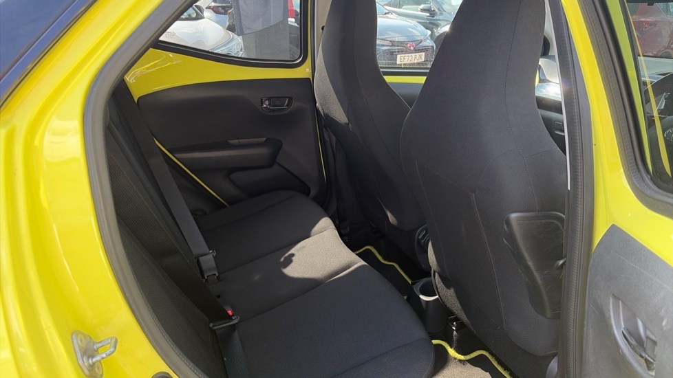 Toyota Aygo 1.0 Vvt-i X-play Euro 6 Red #8