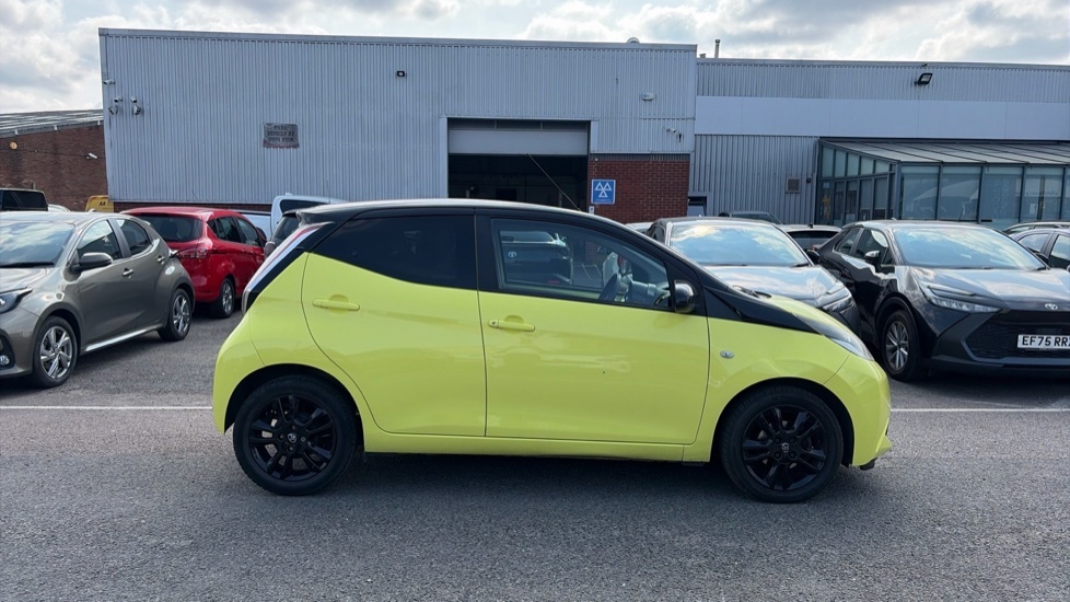 Toyota Aygo 1.0 Vvt-i X-play Euro 6 Red #23