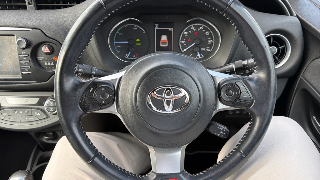 Toyota Yaris 1.5 Hybrid Y20 Cvt Bi-tone #10