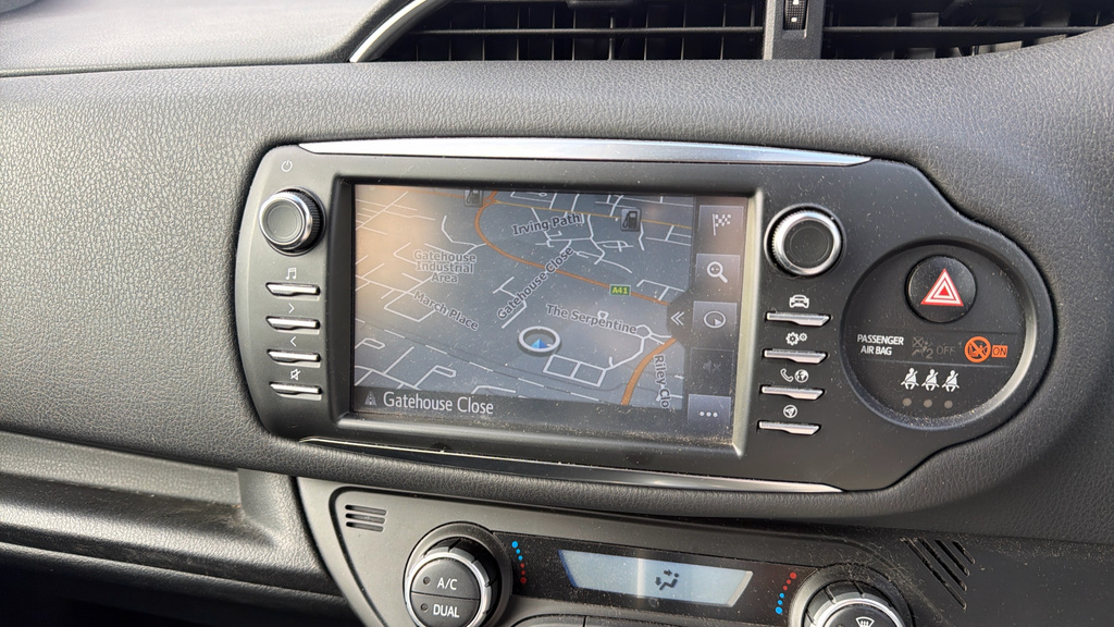 Toyota Yaris 1.5 Hybrid Y20 Cvt Bi-tone #9