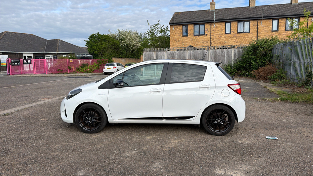 Toyota Yaris 1.5 Hybrid Y20 Cvt Bi-tone #24