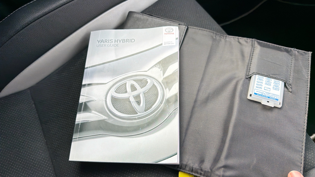 Toyota Yaris 1.5 Hybrid Y20 Cvt Bi-tone #27