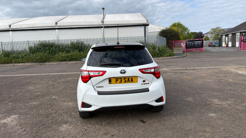 Toyota Yaris 1.5 Hybrid Y20 Cvt Bi-tone #26