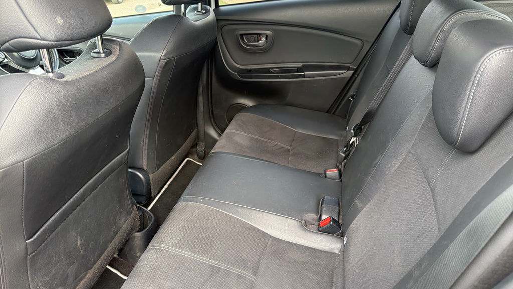 Toyota Yaris 1.5 Hybrid Y20 Cvt Bi-tone #15