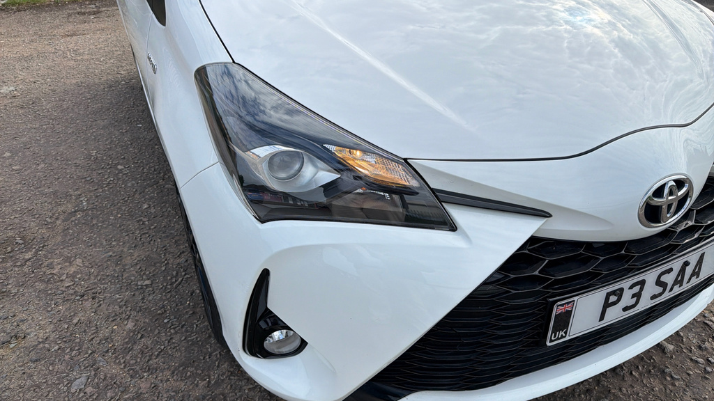 Toyota Yaris 1.5 Hybrid Y20 Cvt Bi-tone #20