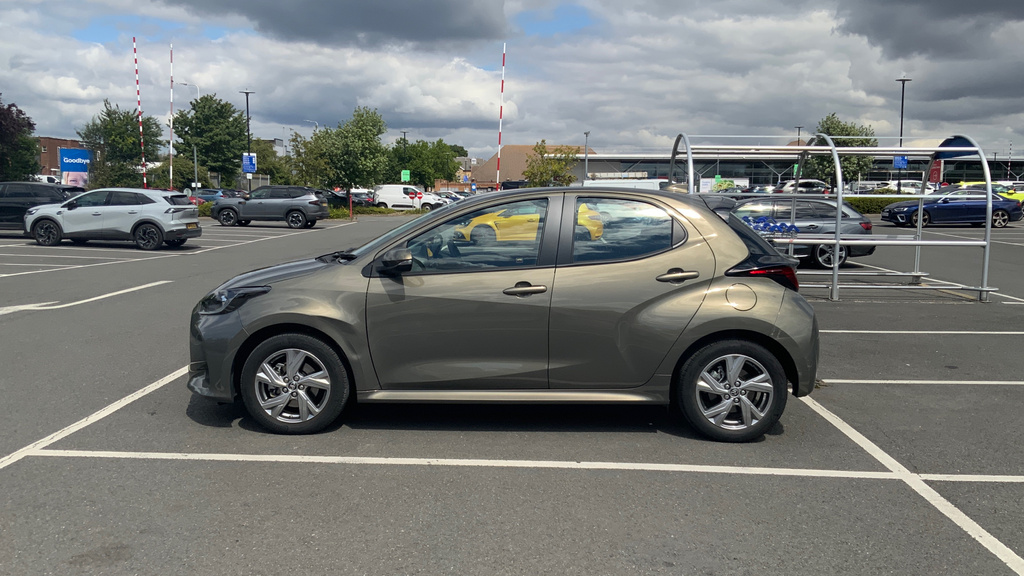 Toyota Yaris 1.5 Vvt-h Gr Sport E-cvt Euro 6 Ss Blue #24