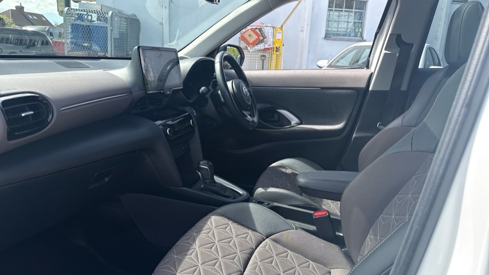Toyota Yaris Cross 1.5 Vvt-h Excel Suv Hybrid E-cvt Euro 6 White #5