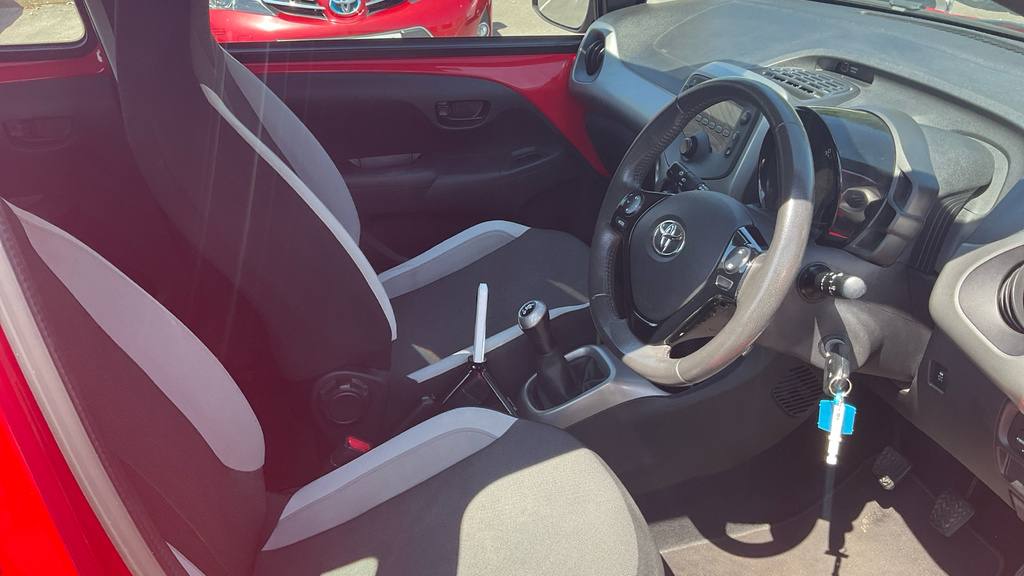 Toyota Aygo 1.0 Vvt-i X-play Euro 5 Euro 5 Red #12