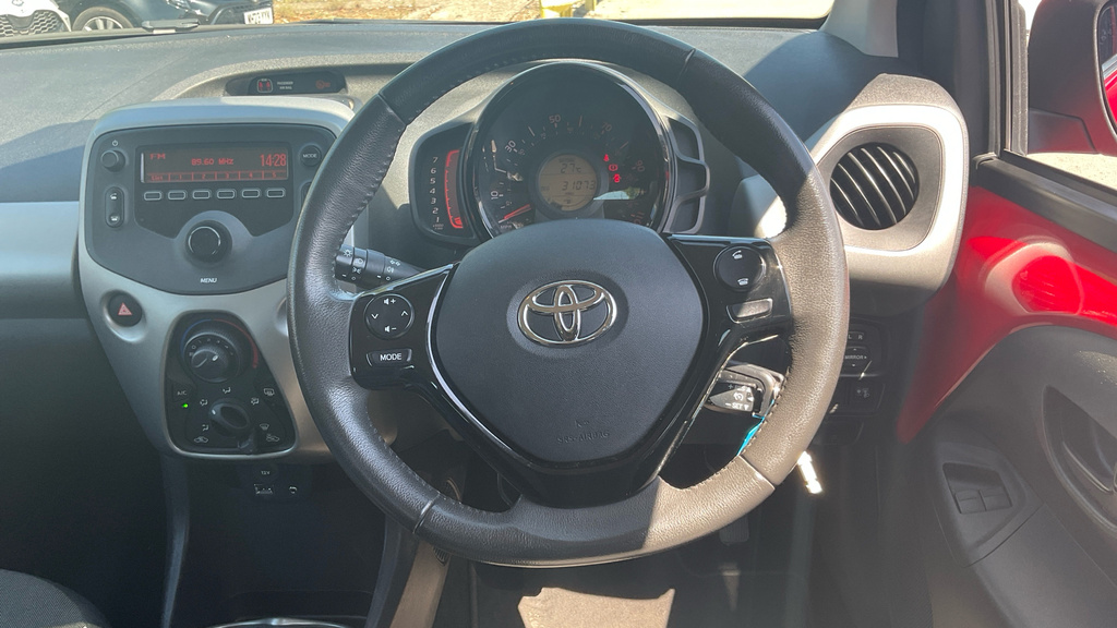 Toyota Aygo 1.0 Vvt-i X-play Euro 5 Euro 5 Red #10