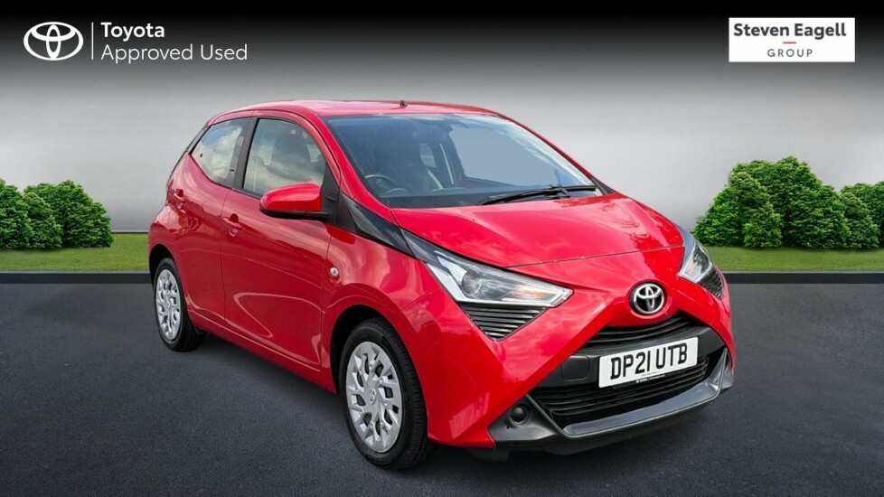 Toyota Aygo 1.0 Vvt-i X-play X-shift Euro 6 Safety Sense Red
